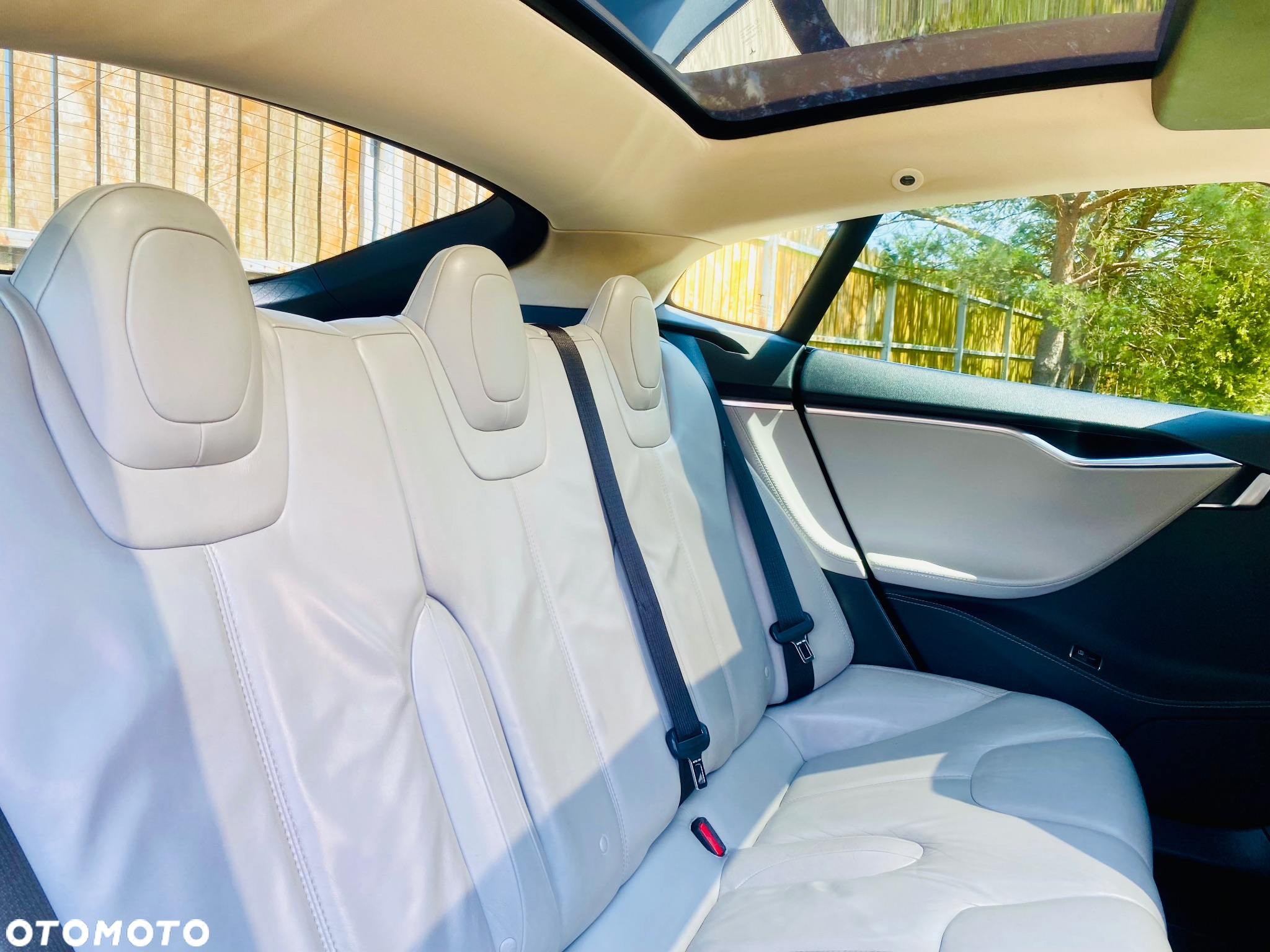 Tesla Model S Standard - 40