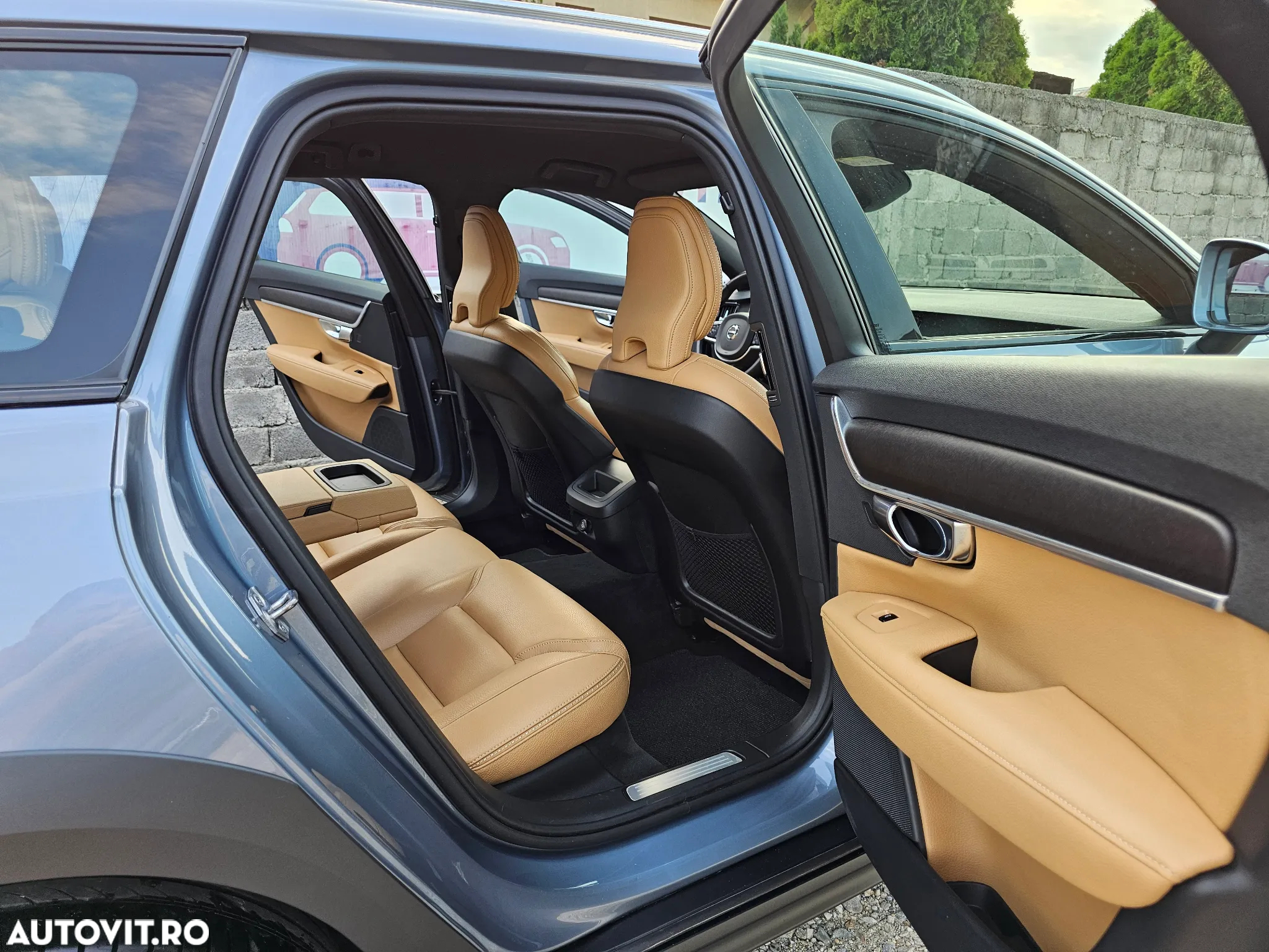 Volvo V90 Cross Country D4 AWD Geartronic Pro - 29