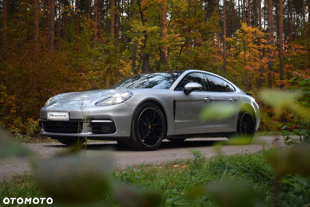 Porsche Panamera - 1