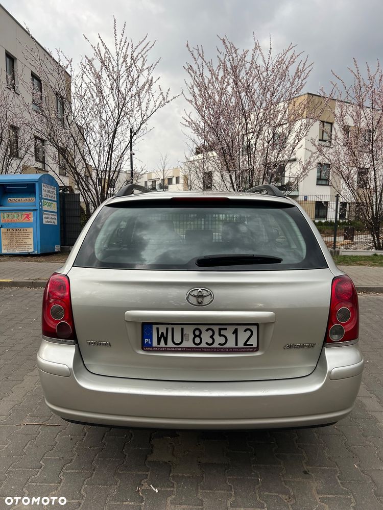 Toyota Avensis - 5