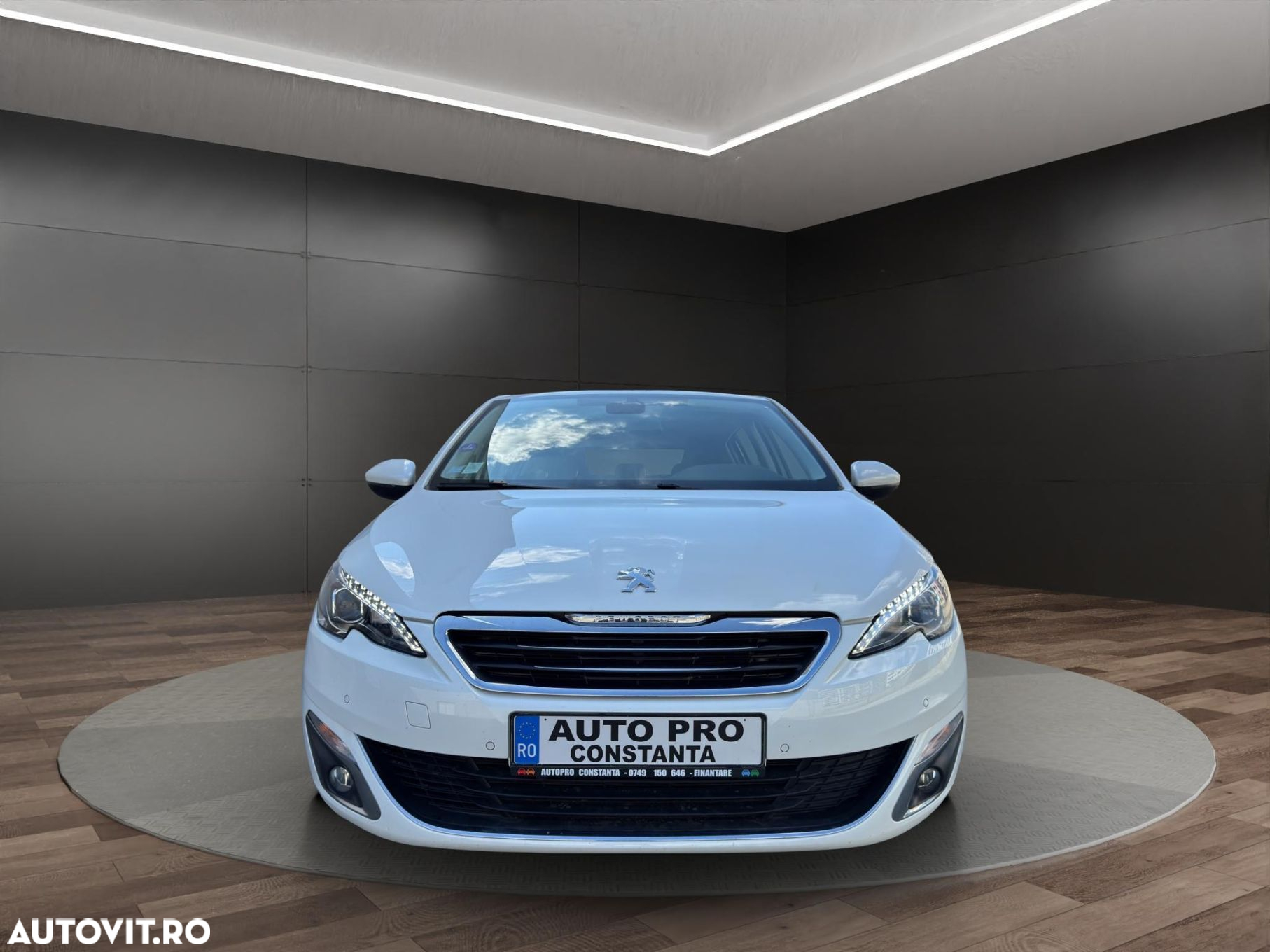 Peugeot 308 1.2 L PureTech Turbo Allure Aut. - 12