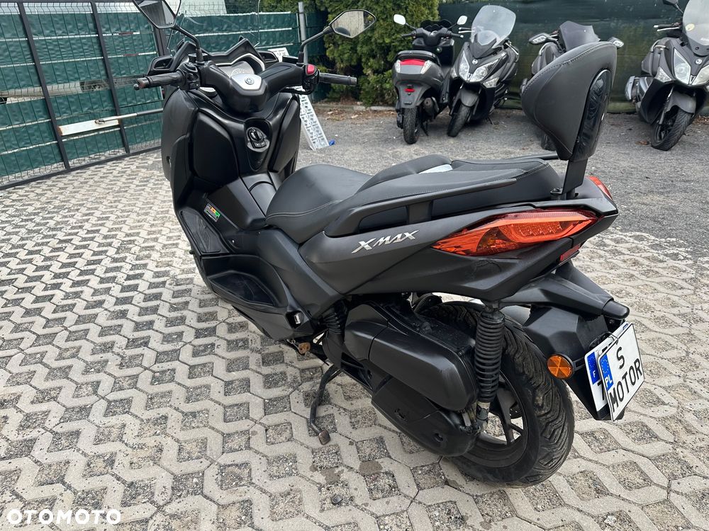 Yamaha X-max - 12