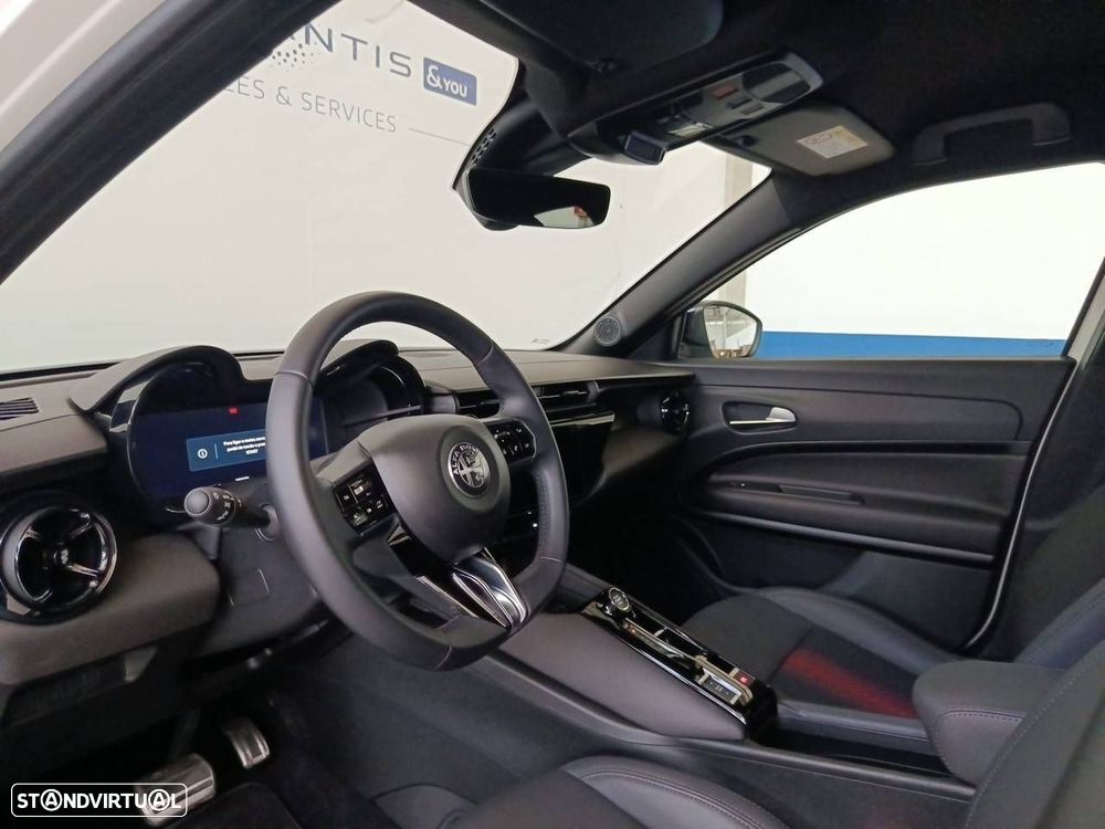 Alfa Romeo Junior 1.2 Speciale eDCT6 - 8