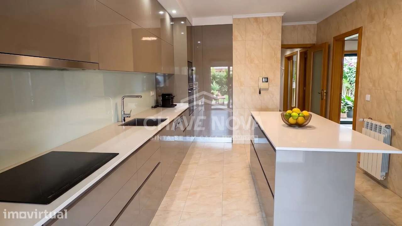 Apartamento T3 Mobilado c/ Garagem Box em São João de Ver - Grande imagem: 2/17