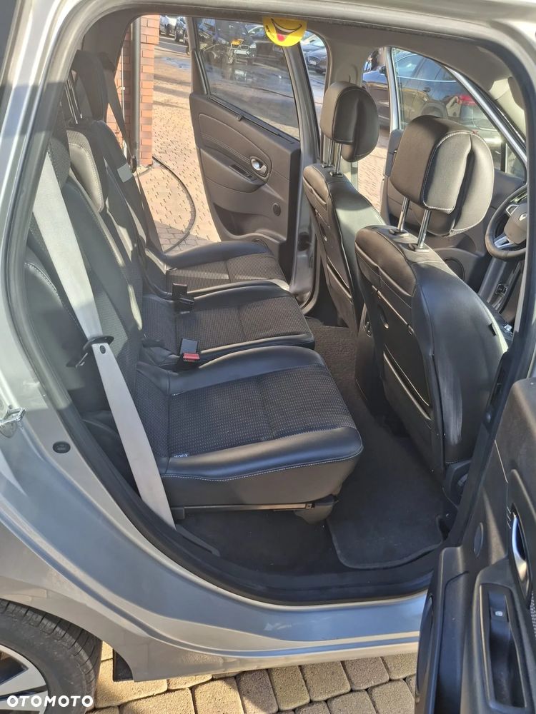 Renault Scenic - 17