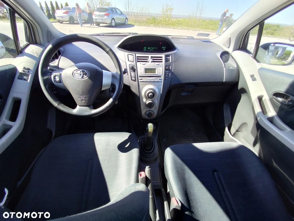 Toyota Yaris 1.4 D-4D Sol - 4