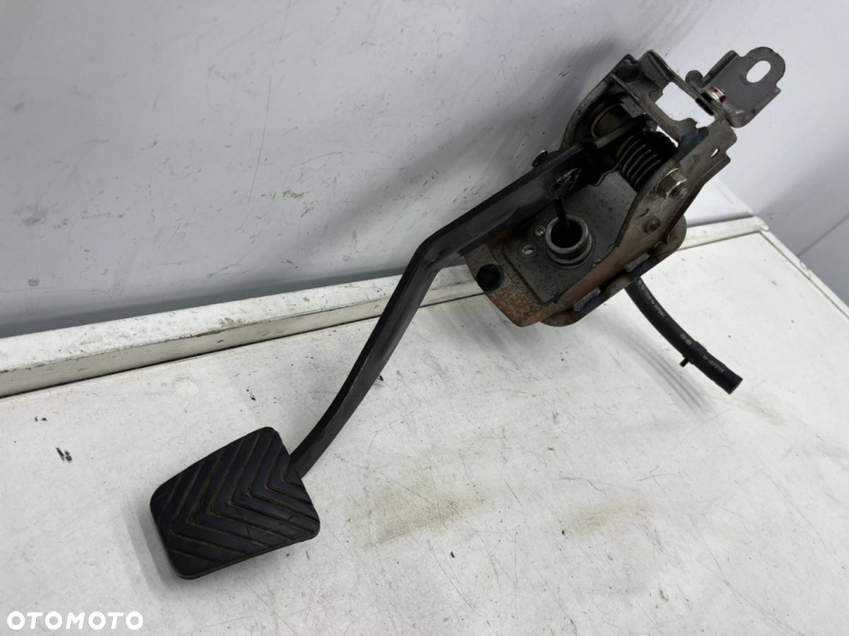 Pedał sprzęgła Hyundai i30 I FD 1.4b 07-12r. pompa sprzęgła wysprzęglik 32802-2h120 - 2