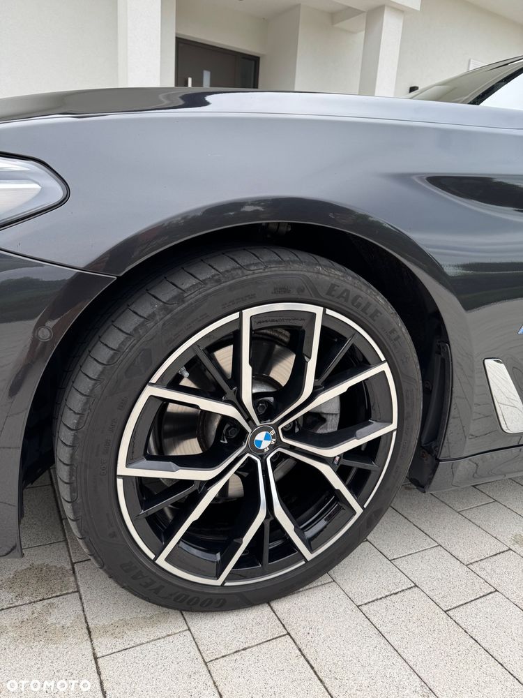 BMW Seria 5 520d xDrive M Sport sport - 12