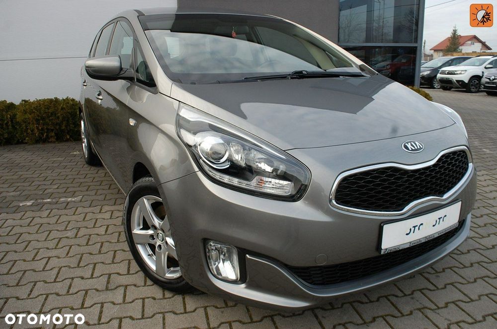 Kia Carens - 1