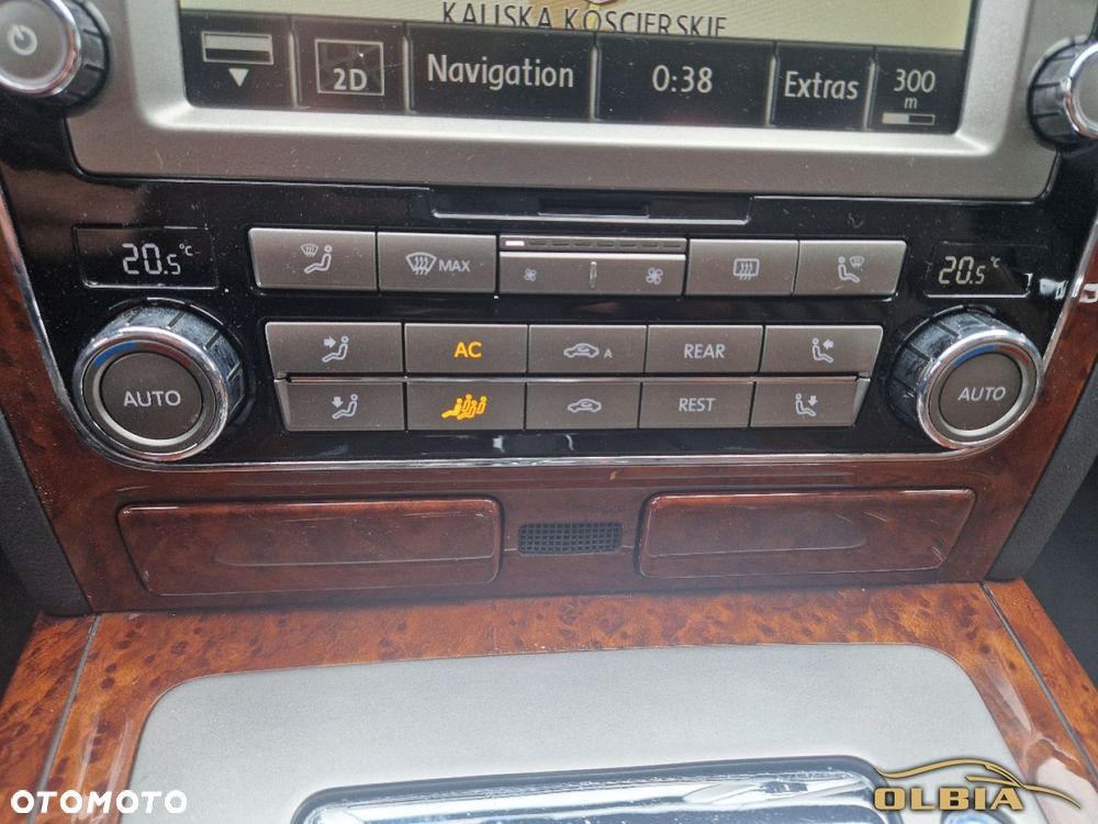 Volkswagen Phaeton - 27