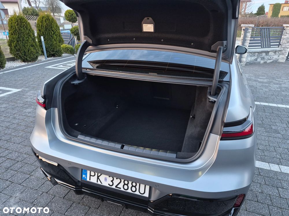BMW Seria 7 740i - 26