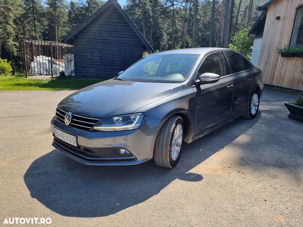 Volkswagen Jetta 2.0 TDI Highline - 2