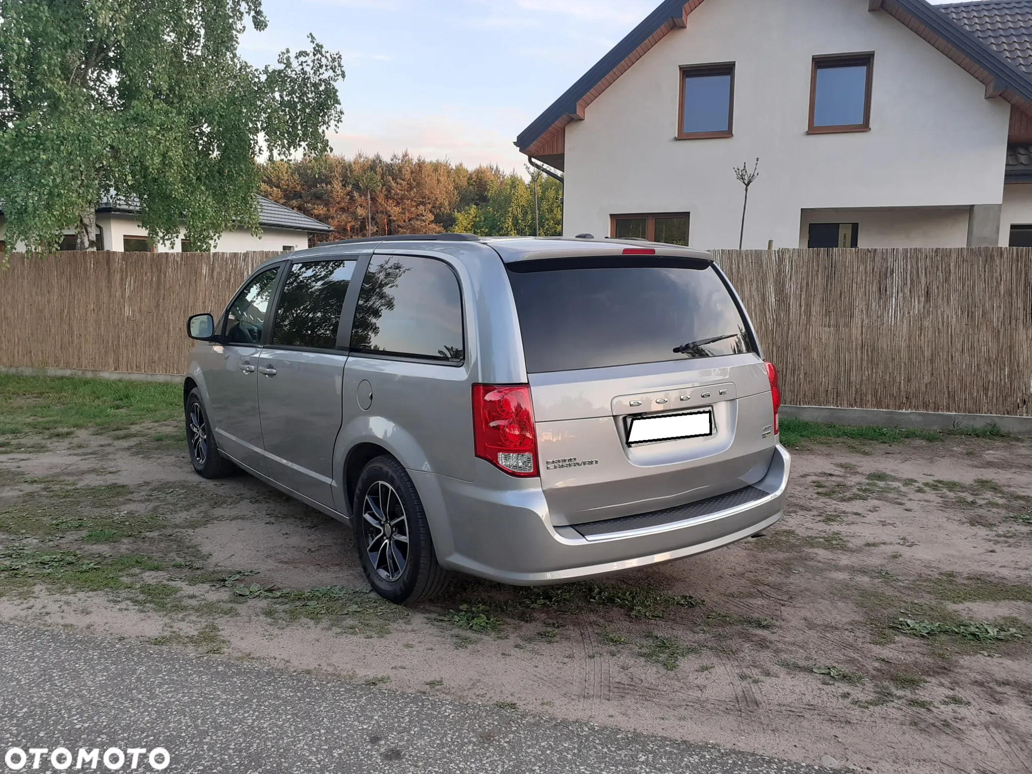 Dodge Grand Caravan - 8