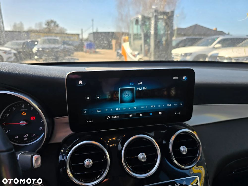 Mercedes-Benz GLC 300 4Matic 9G-TRONIC Edition Avantgarde - 12