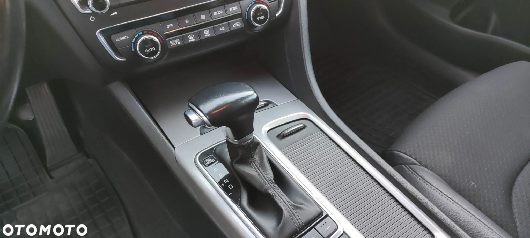 Kia Optima Plug-in Hybrid - 19