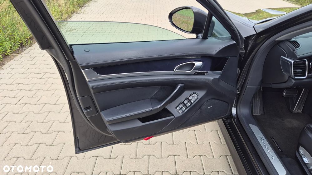 Porsche Panamera - 24