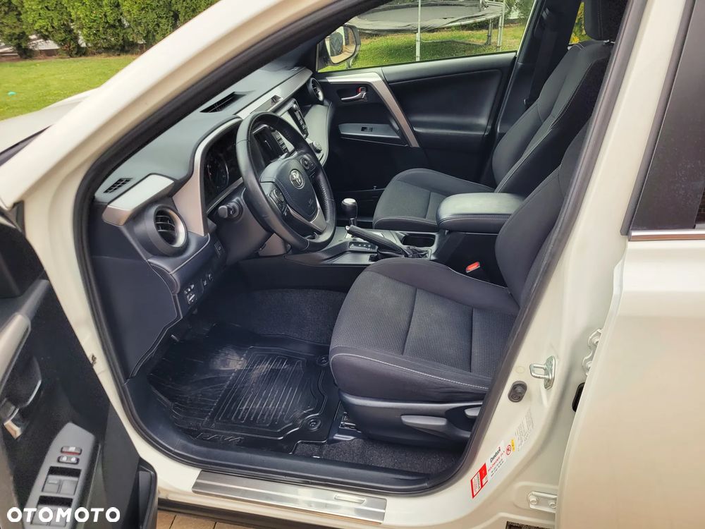 Toyota RAV4 Hybrid Premium 4x2 - 24