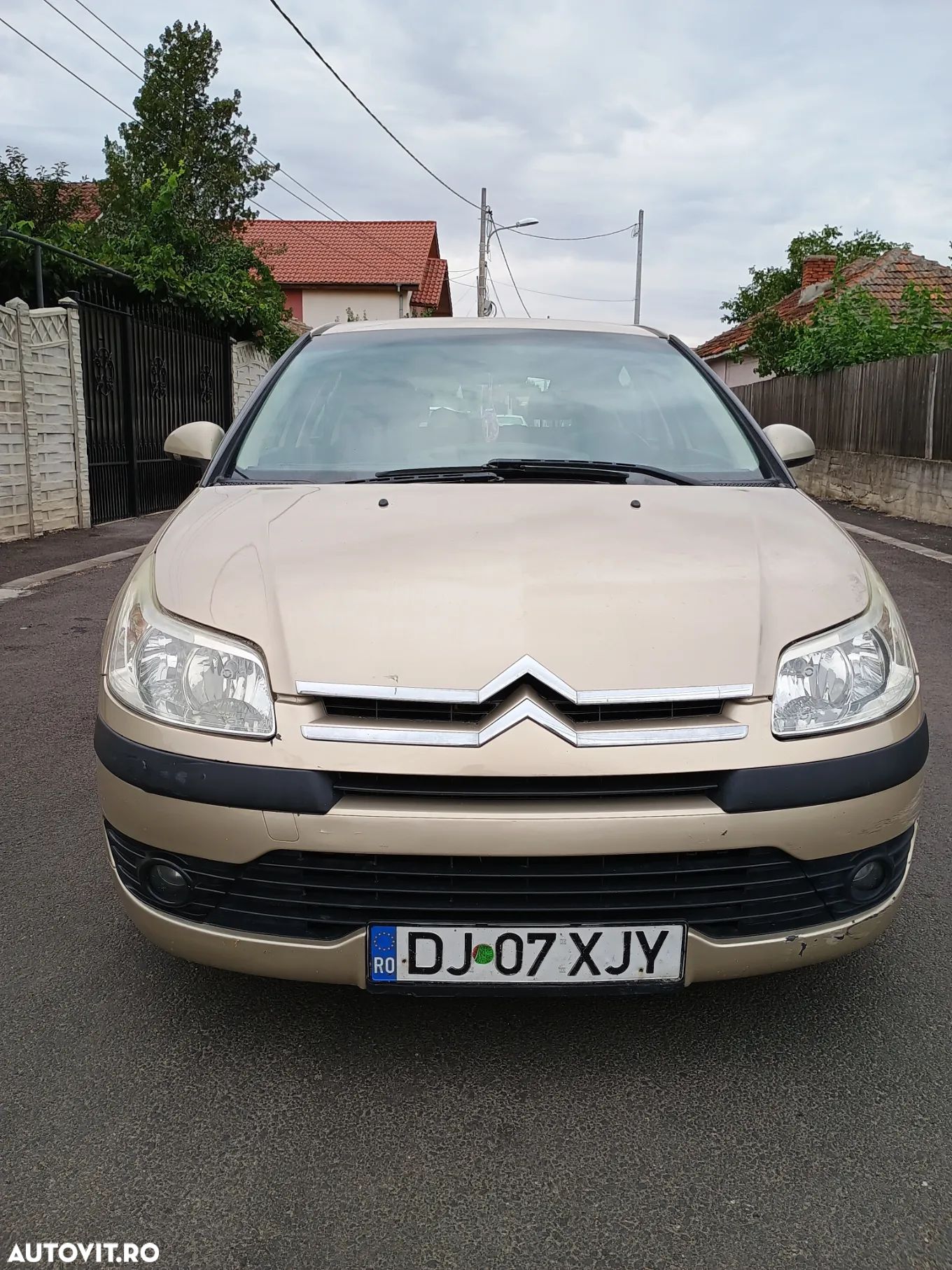 Citroën C4 1.6 HDi 16V X - 1