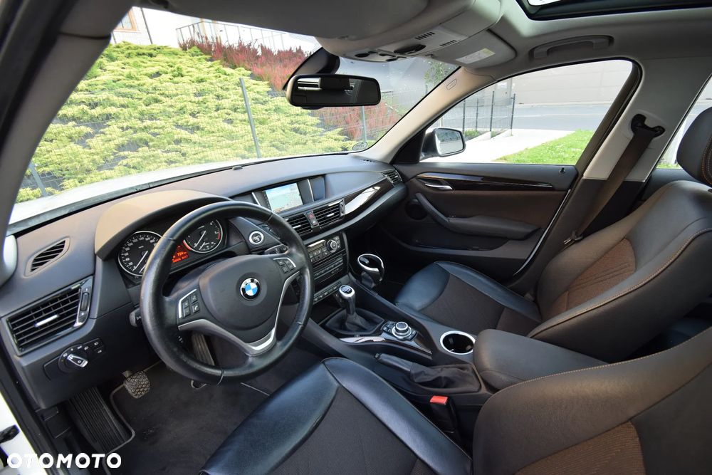 BMW X1 sDrive18d xLine - 19