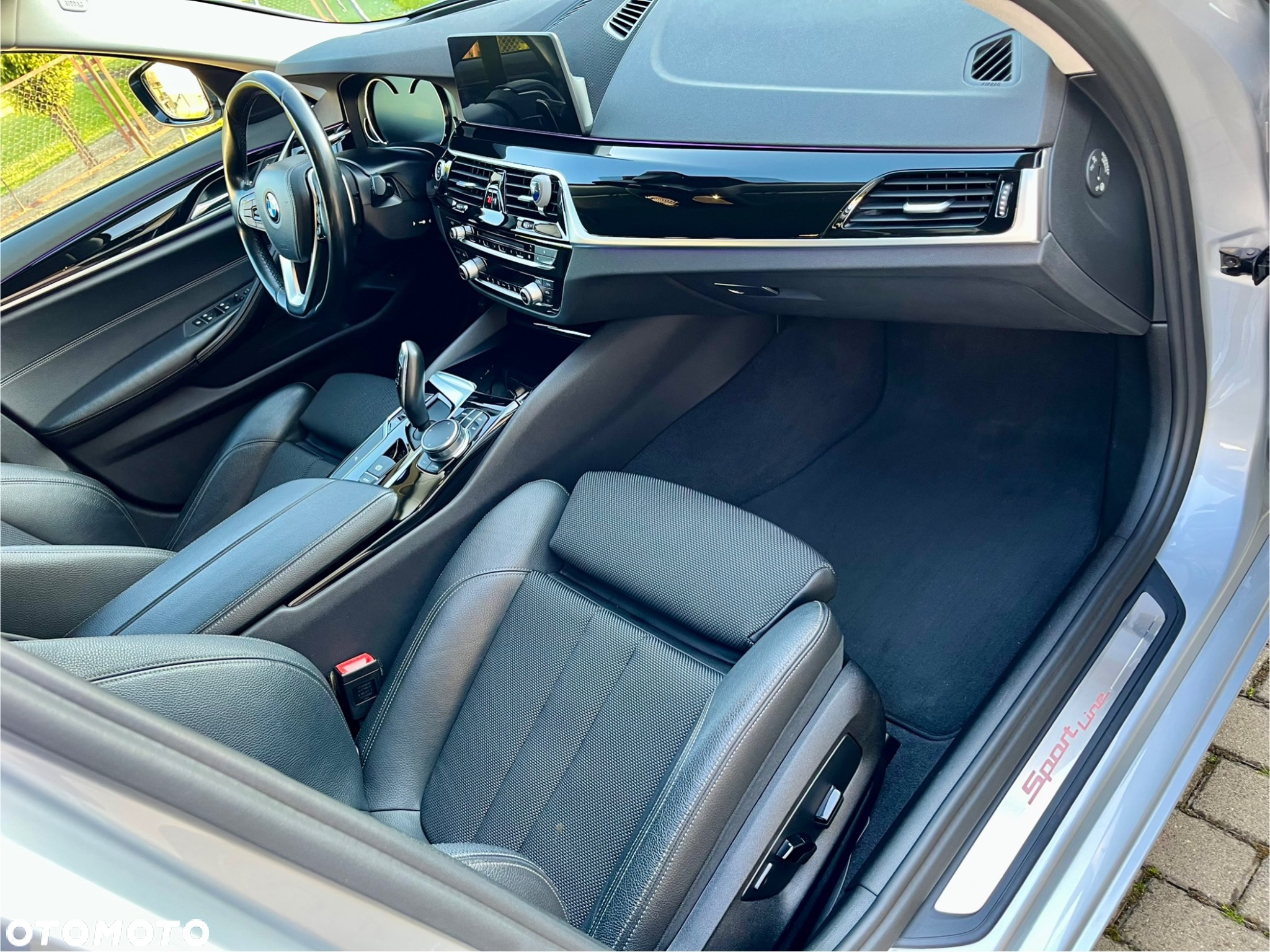 BMW Seria 5 520d Sport Line - 9