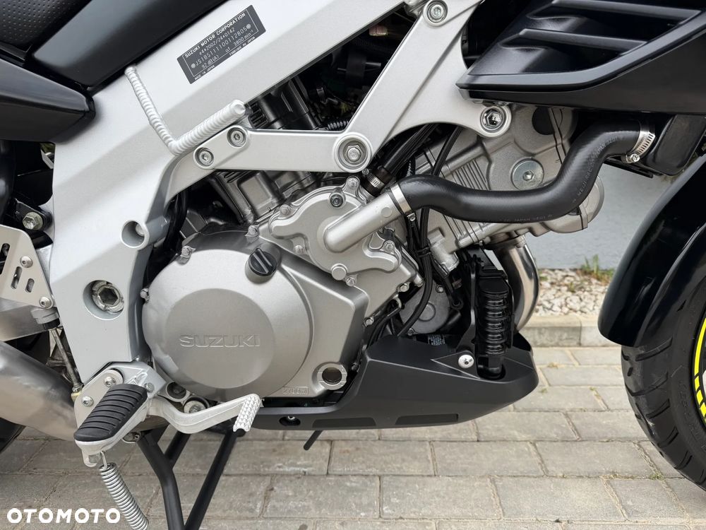 Suzuki DL - 17