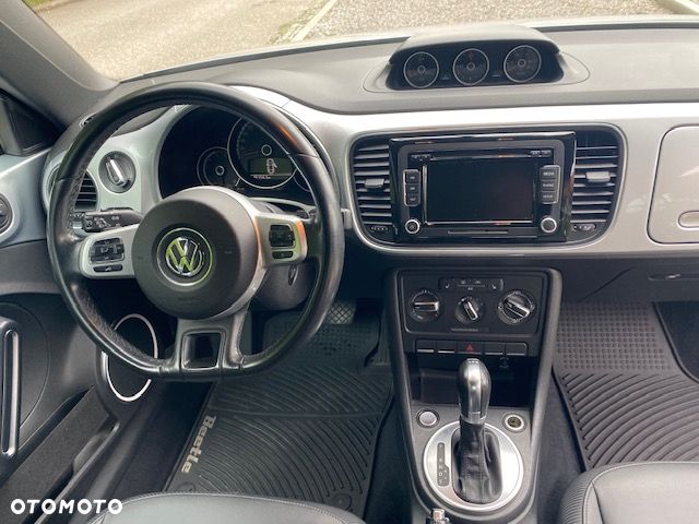 Volkswagen New Beetle - 18
