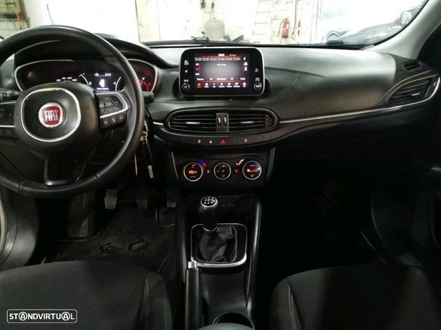 Fiat Tipo Station Wagon 1.3 M-Jet Lounge - 4