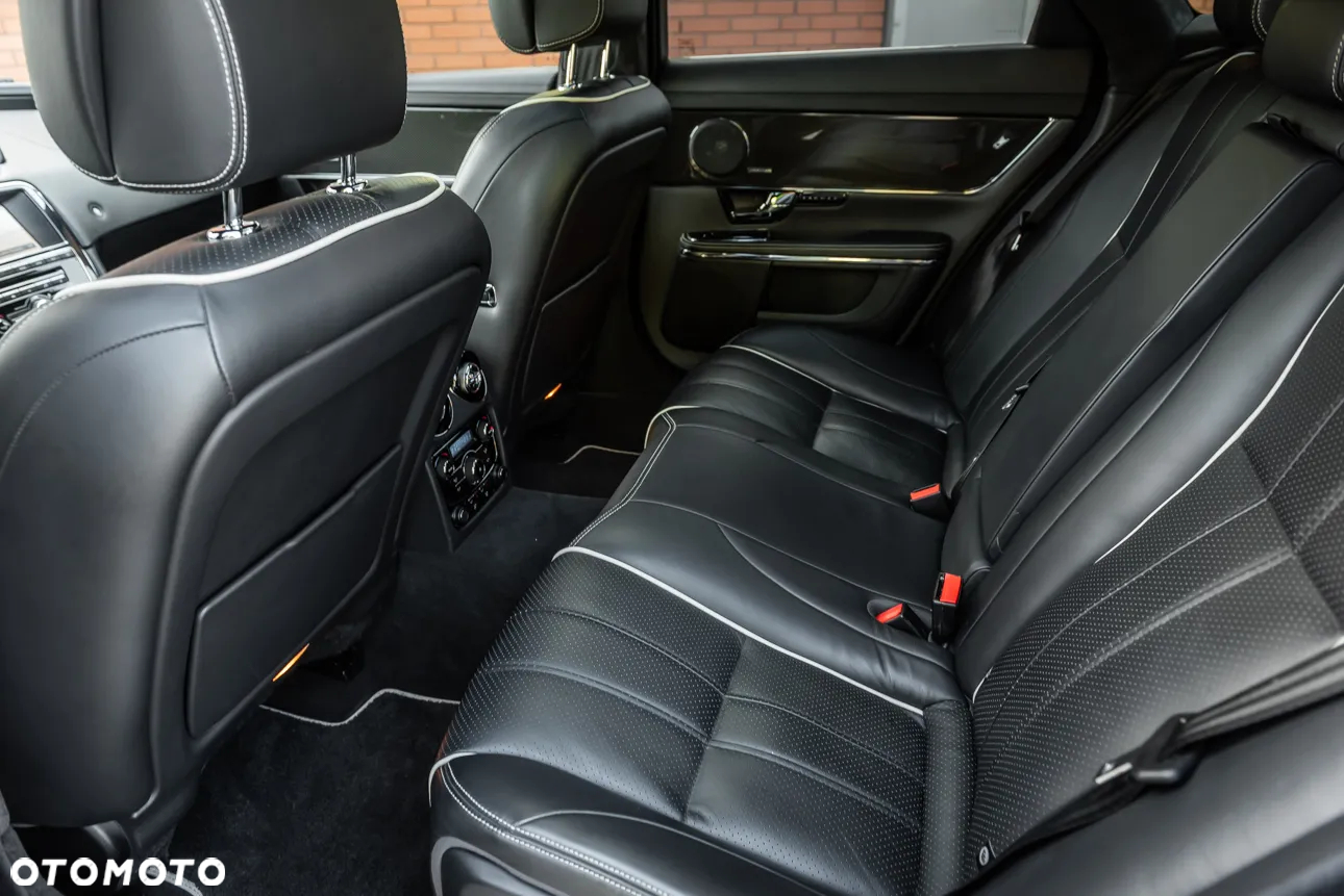 Jaguar XJ 3.0 T AWD LWB Premium Luxury - 25