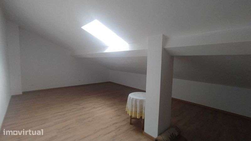 Apartamento T2 junto a Universidade do Minho em Braga - Grande imagem: 5/6