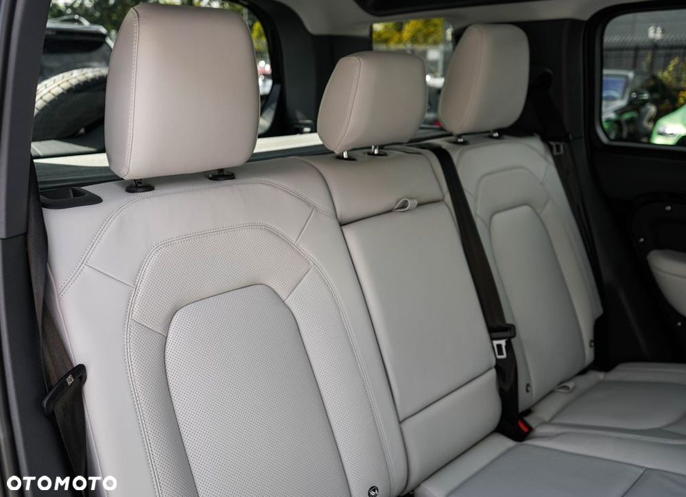 Land Rover Defender 3.0 D350 mHEV X-Dynamic HSE - 33