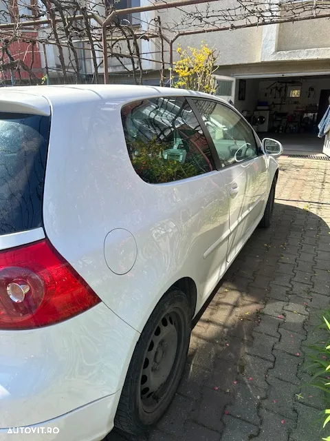 Volkswagen Golf - 5