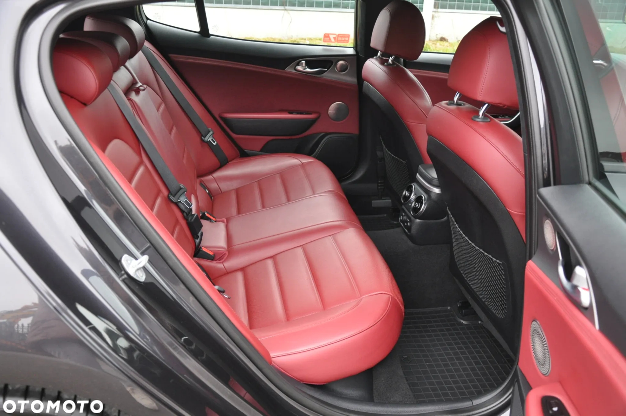 Kia Stinger 3.3 T-GDI V6 GT AWD - 17