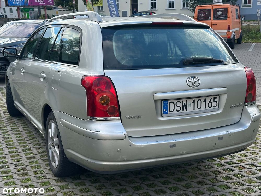 Toyota Avensis 2003 photo 5