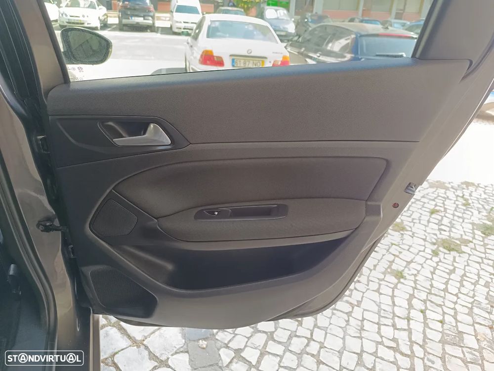 Peugeot 308 SW 1.5 BlueHDi Style - 31