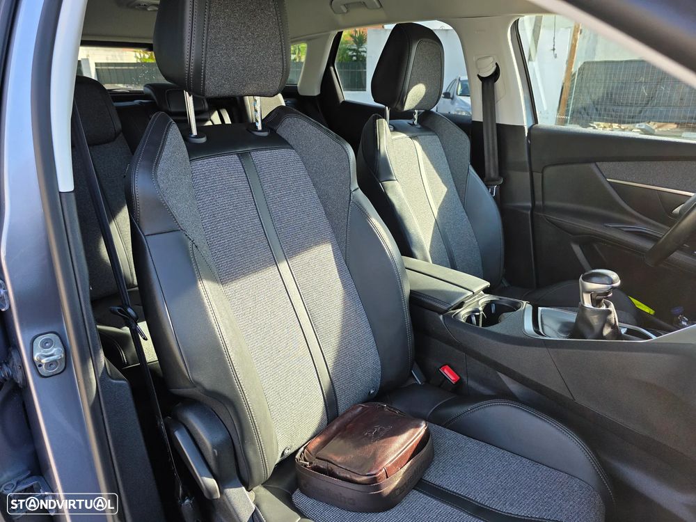 Peugeot 3008 1.2 PureTech Allure Pack - 18