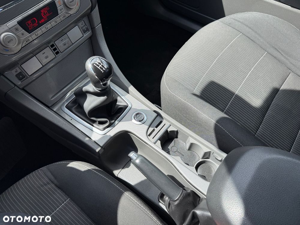 Ford Focus 1.6 Ti-VCT Titanium - 22