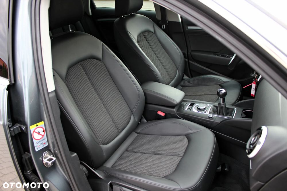 Audi A3 Sportback 1.4 TFSI Ambiente - 17