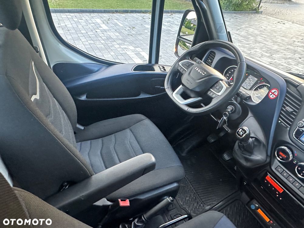 Iveco DAILY / 72-180 / HYDRAULICZNA ZABUDOWA / 42 TYS.KM. / LAWETA / - 34