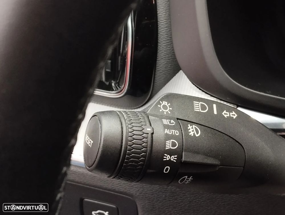 Volvo XC 60 2.0 B4 R-Design - 25