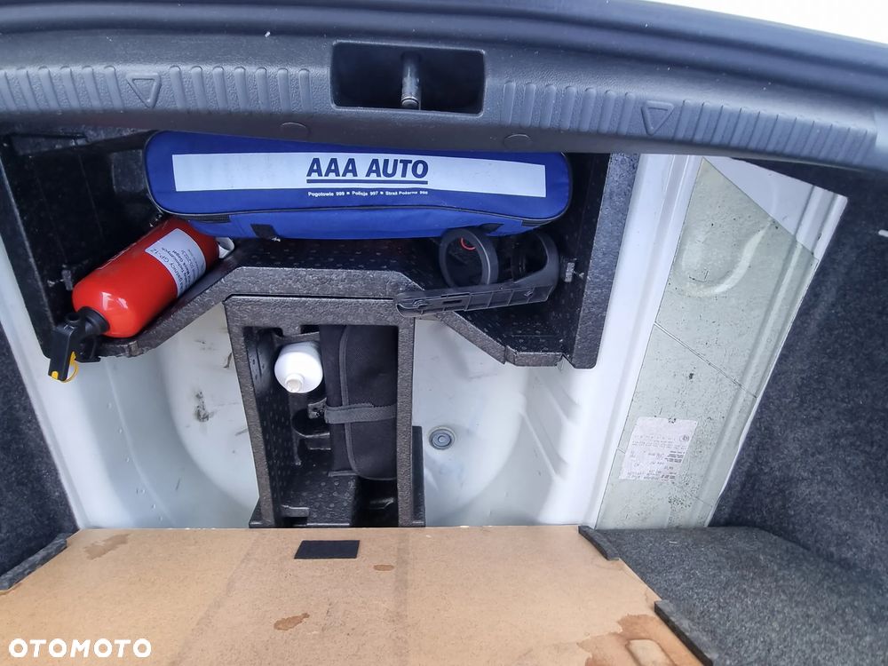 Skoda RAPID 1.2 TSI Ambition - 14