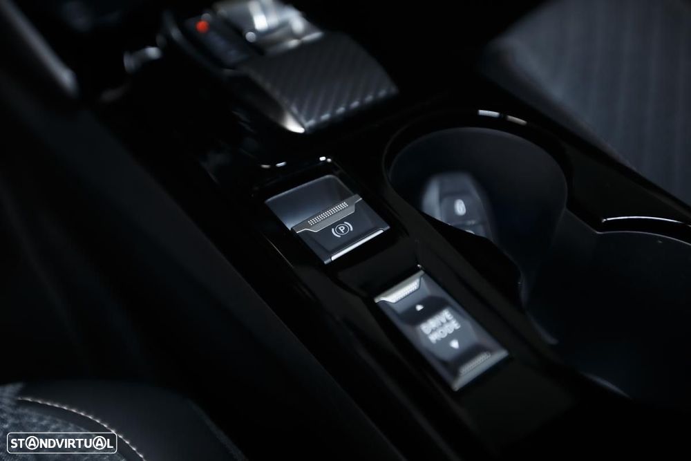 Peugeot 2008 1.2 PureTech Allure EAT8 - 23