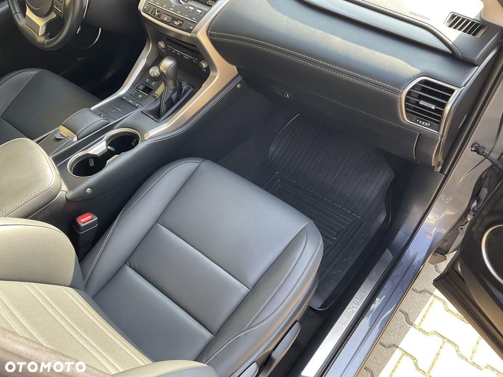 Lexus NX 300h F Impression AWD - 16