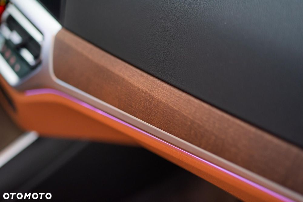 BMW Seria 3 320d Luxury Line - 33