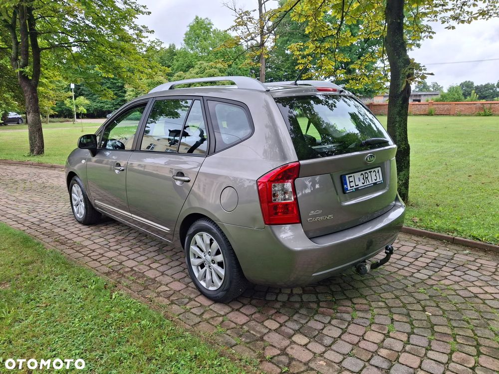 Kia Carens 1.6 CVVT Vision - 4