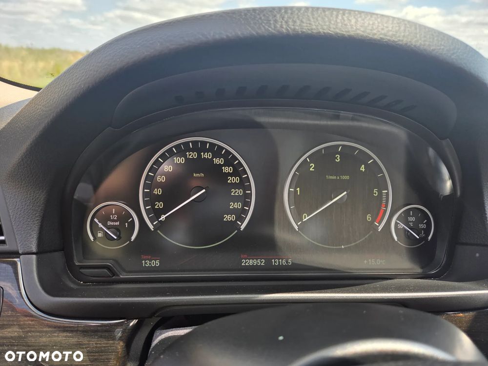 BMW Seria 5 535d xDrive - 9