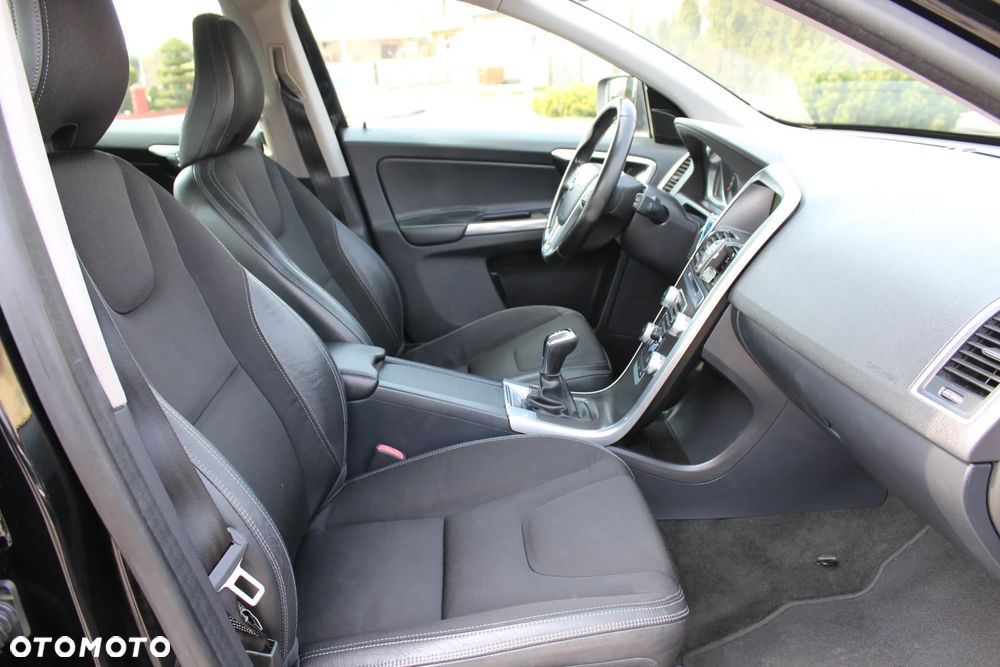 Volvo XC 60 D3 Momentum - 7