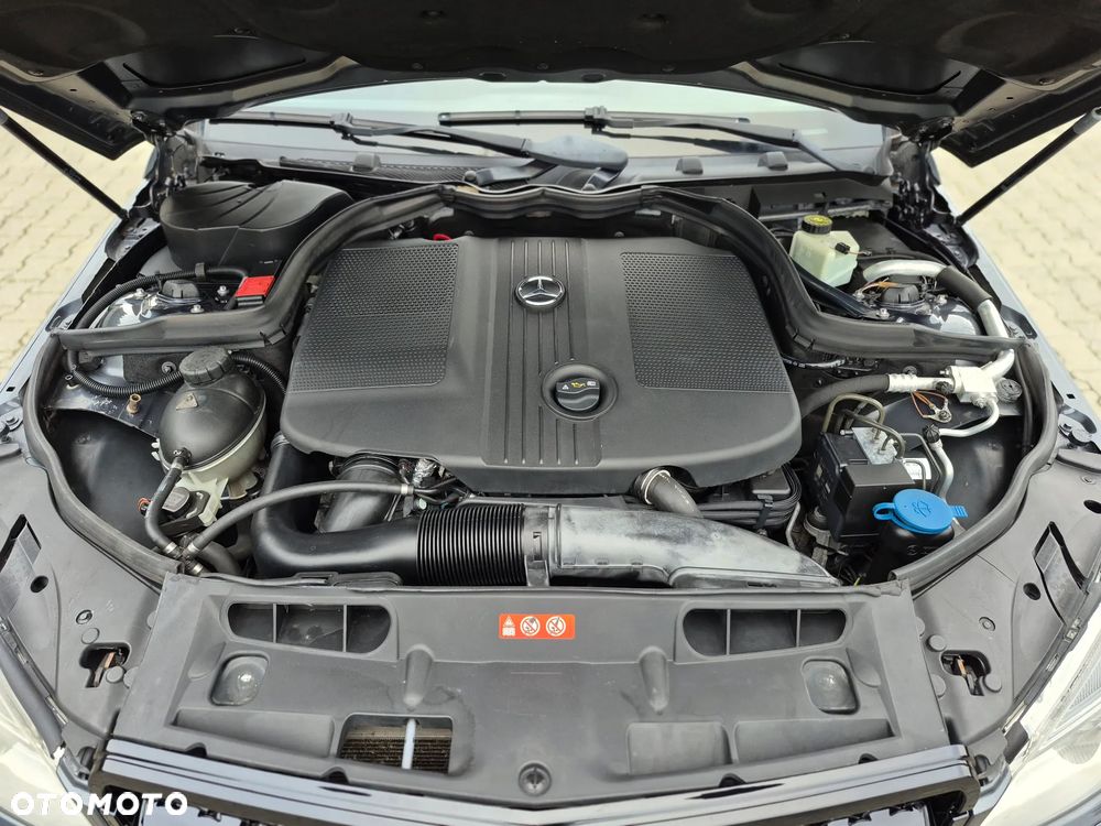 Mercedes-Benz Klasa C 220 T CDI DPF Automatik BlueEFFICIENCY Elegance - 24