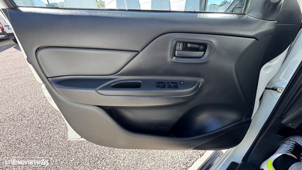 Mitsubishi L-200 Cabine dupla 4X2 - 28