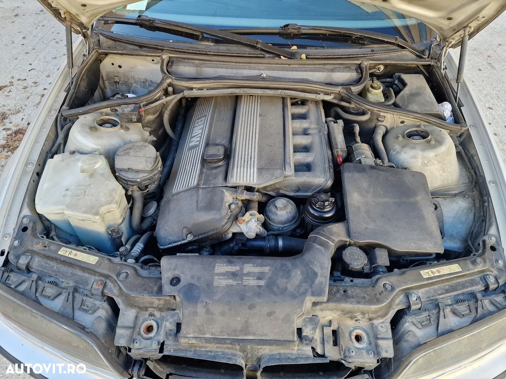 BMW Seria 3 320i - 13