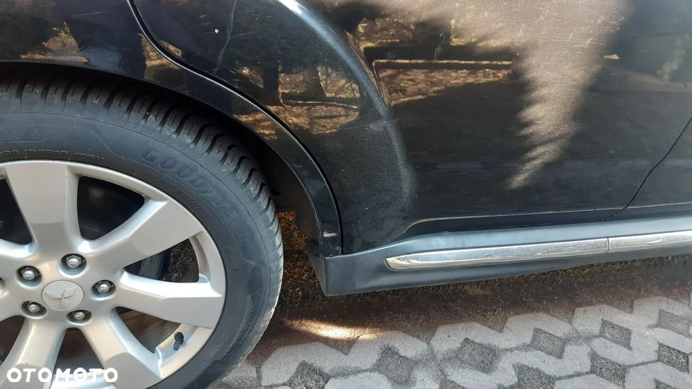 Mitsubishi Outlander 2.0 DID Intense + - 18